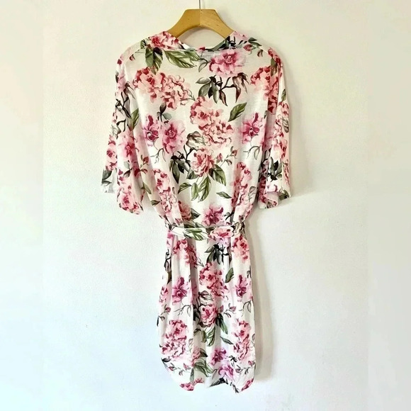 Show Me‎ Your MuMu Garden of Blooms White Floral Short Belted Brie Robe One Size - Picture 7 of 8
